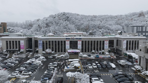 11-27 시청사 설경 이미지